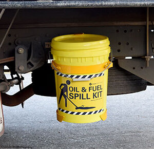 Spill Kit: Oil & Fuel Outdoor - Truck Mounted 34L Absorbent Capacity
