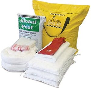 Spill Kit: Oil & Fuel Outdoor - Truck Bag with Global Peat 122L Absorbent Capacity